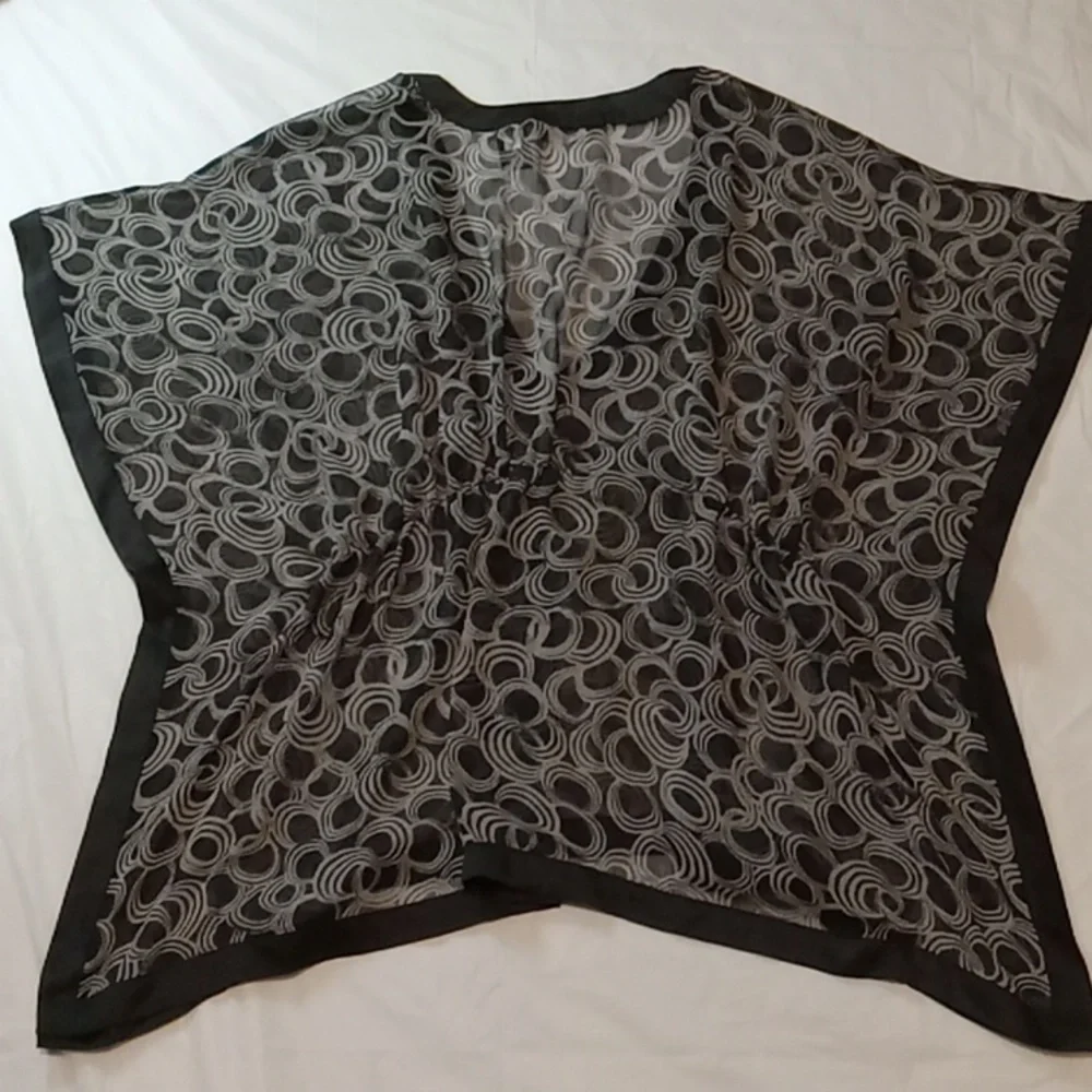 COPY - New York & Company Women's Shirt. Size Small. - Picture 6 of 6